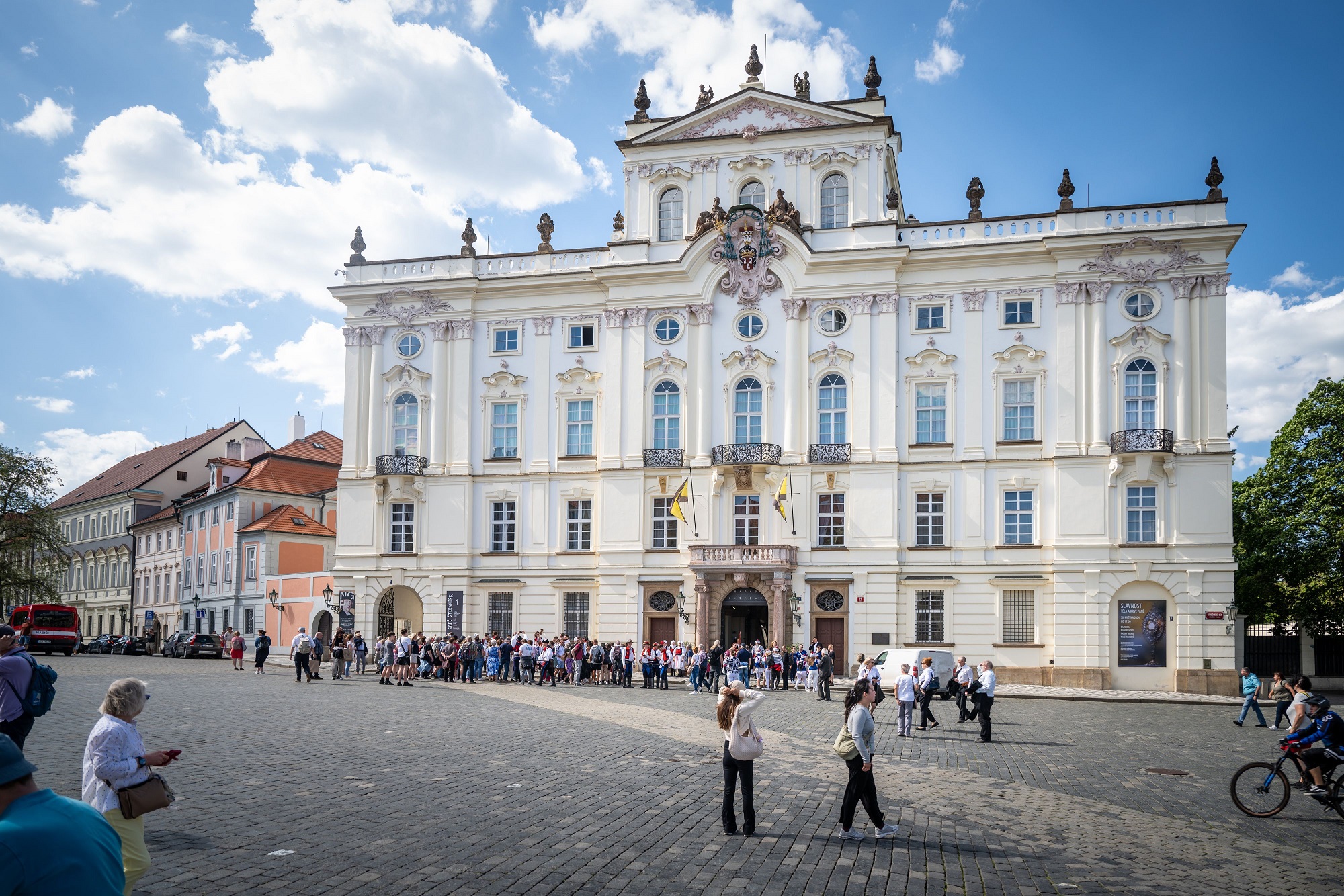 Arcibiskupský palác © Anička Guthrie – Člověk a víra